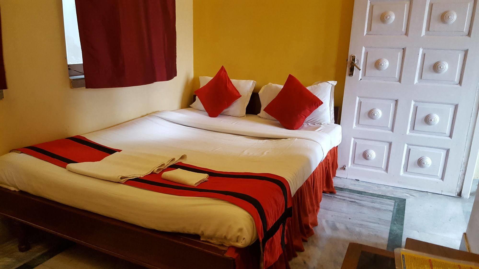 New Hotel White Palace Calcutta  Esterno foto