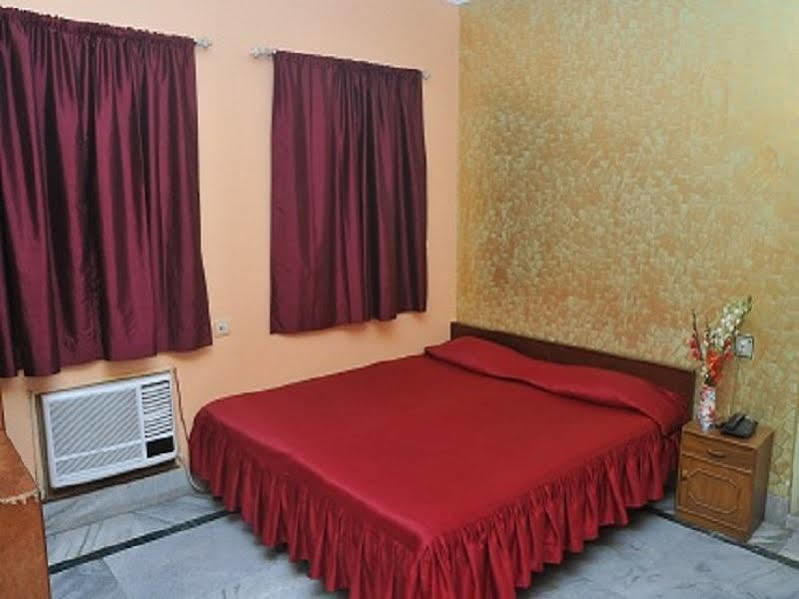 New Hotel White Palace Calcutta  Esterno foto