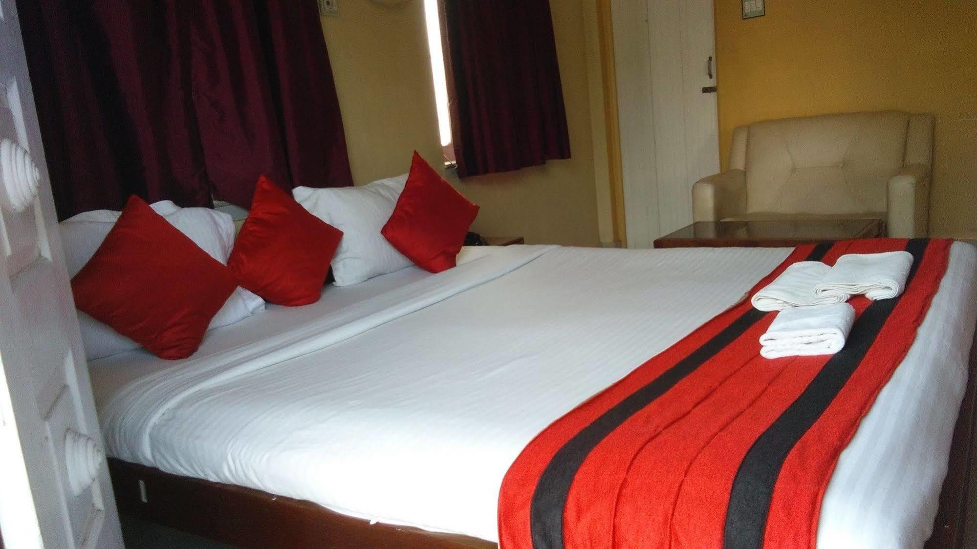 New Hotel White Palace Calcutta  Esterno foto