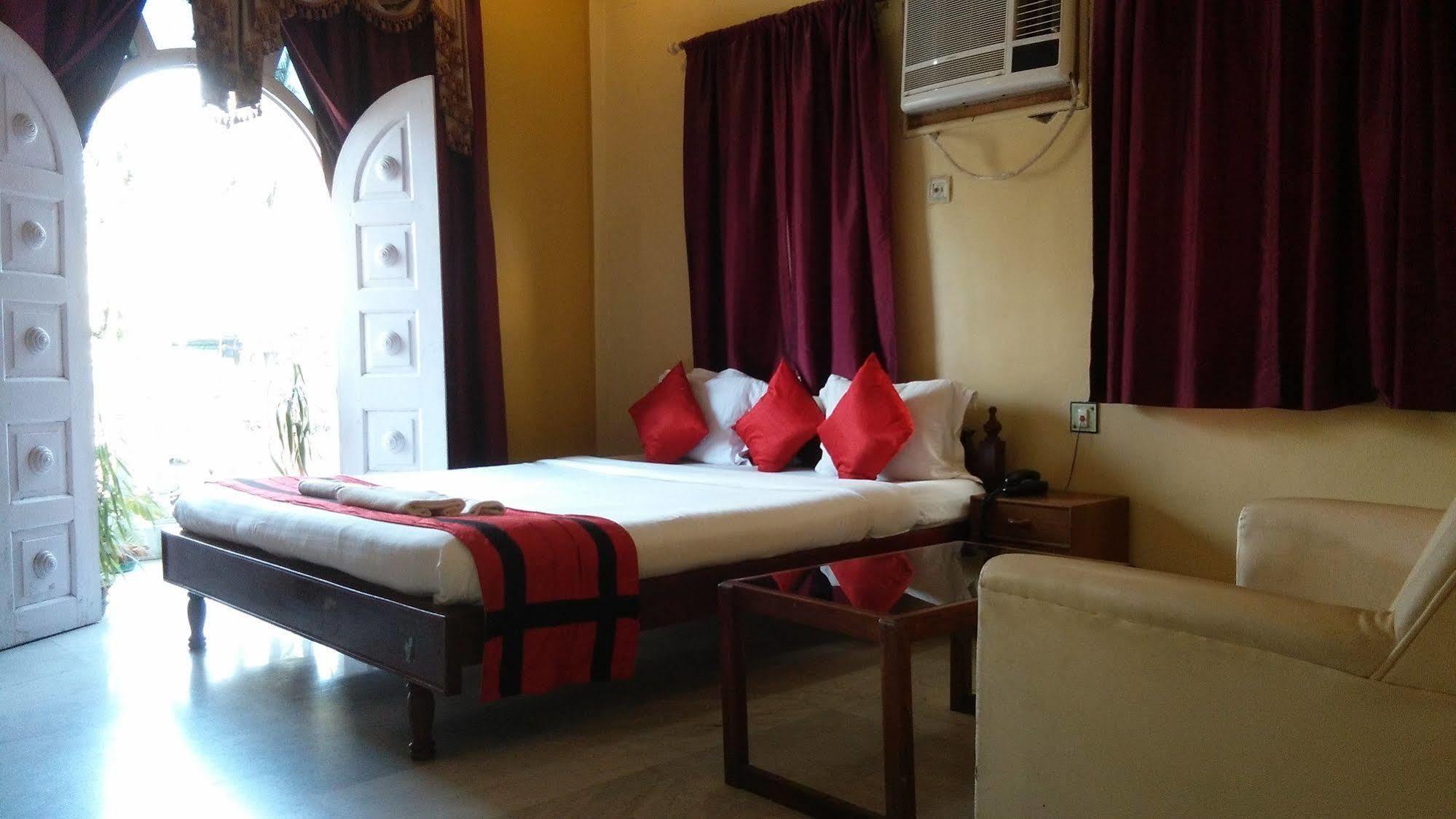 New Hotel White Palace Calcutta  Esterno foto