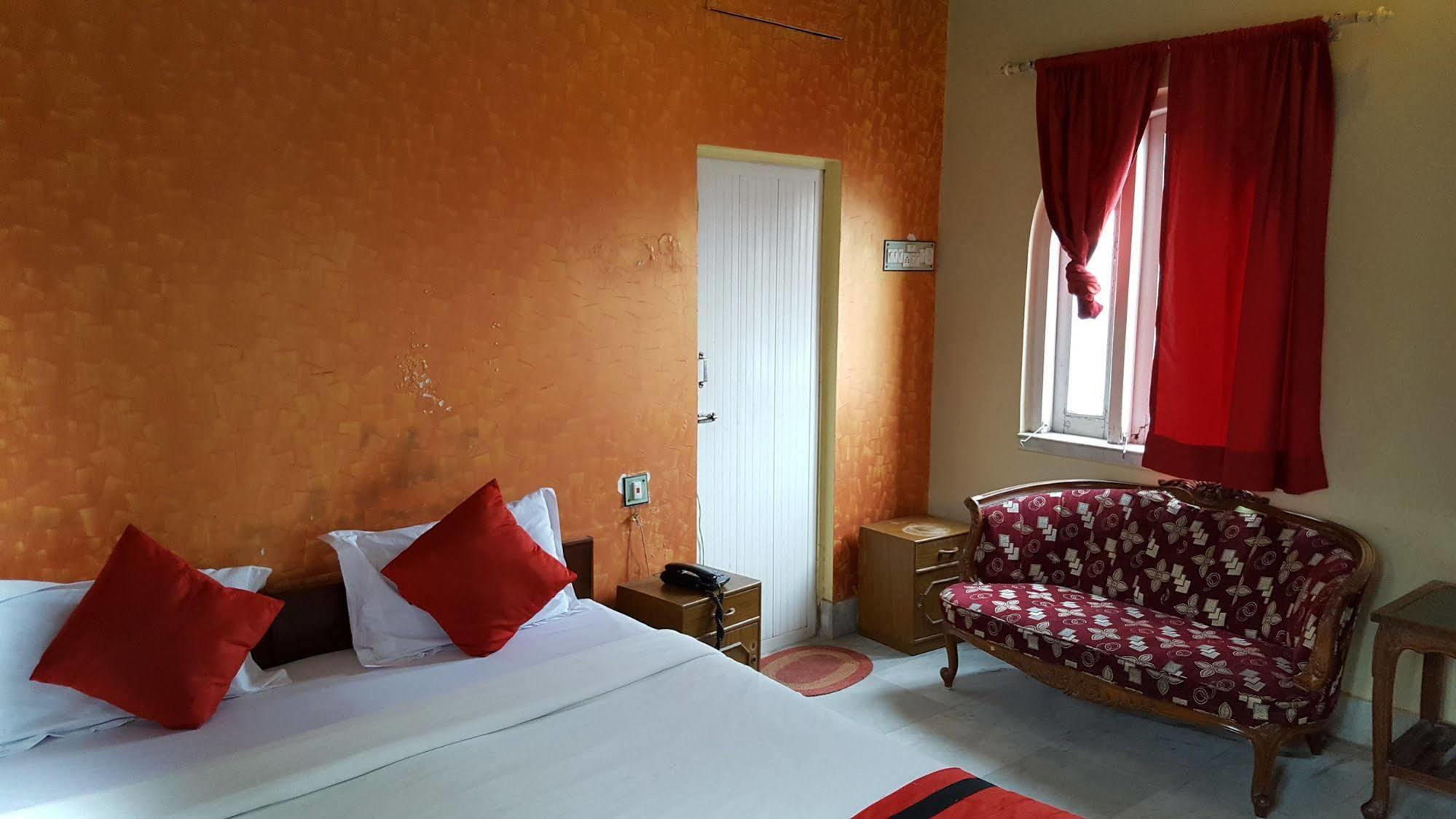New Hotel White Palace Calcutta  Esterno foto