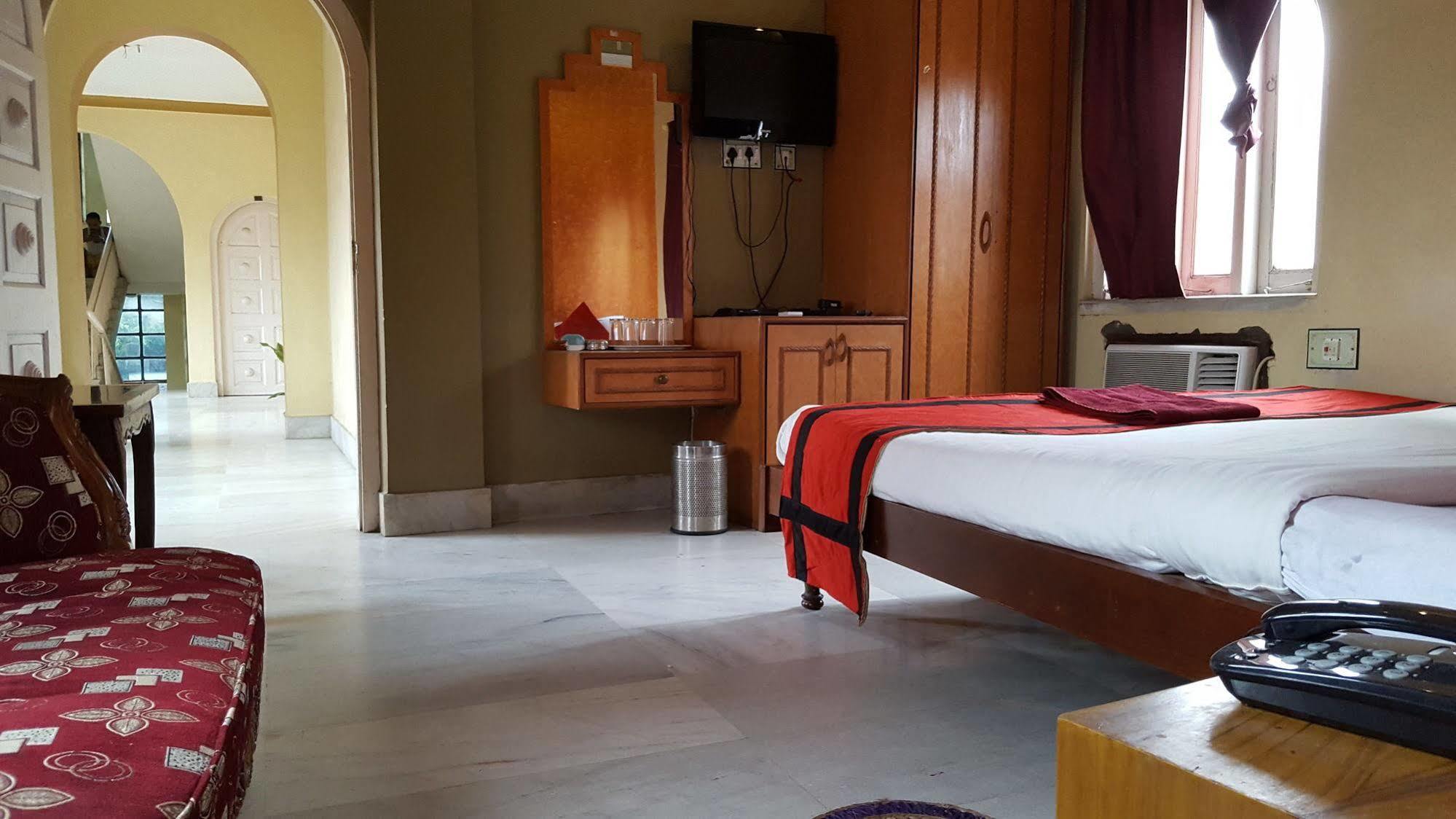 New Hotel White Palace Calcutta  Esterno foto