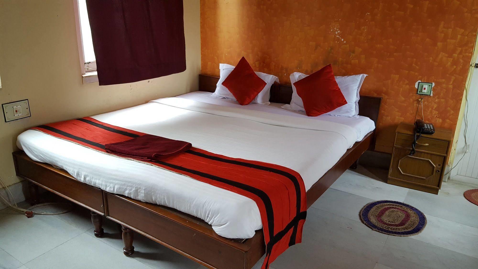 New Hotel White Palace Calcutta  Esterno foto